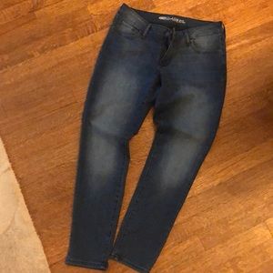 Pair o’ jeans that fit just right 🎶